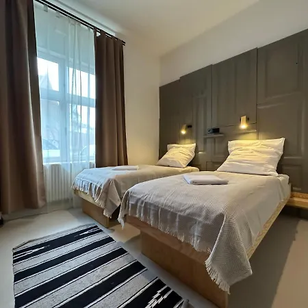 Schillinger-berlin Am Tempelhofer Feld